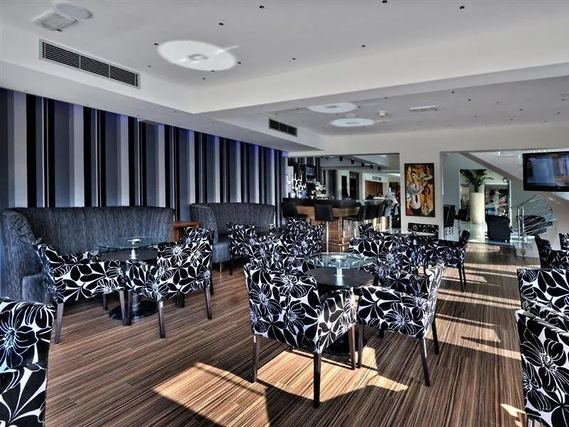 לרנקה Livadhiotis City Hotel קפריסין